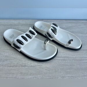 G.C. Shoes Women’s Toe Loop Slide Sandal White Size 8